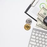 qual criptomoeda está no topo para investir hoje